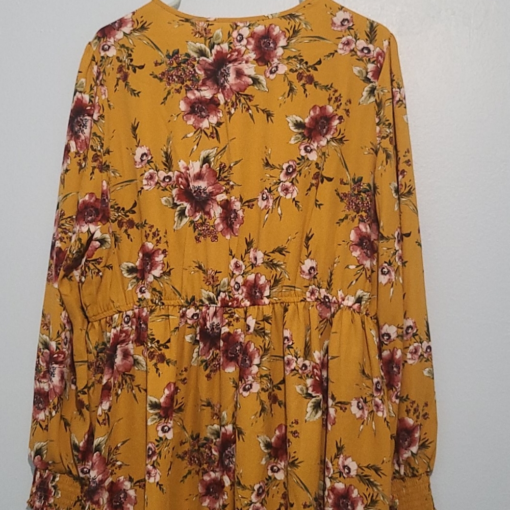 Dress - Picture 4 of 4